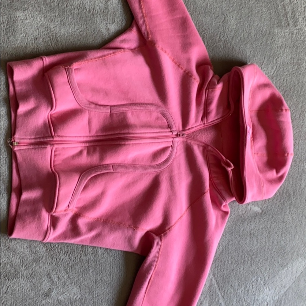 LULULEMON CROPPED SCUBA HOODIE